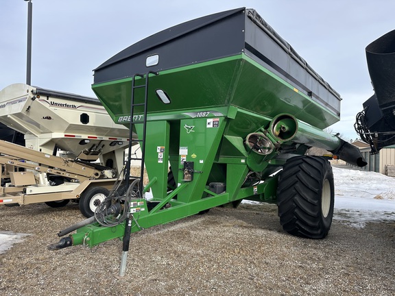 2013 Brent 1082 Grain Cart