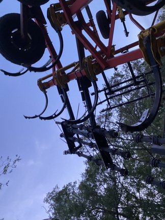 2004 Bourgault 9800-36 Chisel Plow