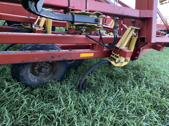 2004 Bourgault 9800-36 Chisel Plow