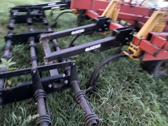 2004 Bourgault 9800-36 Chisel Plow