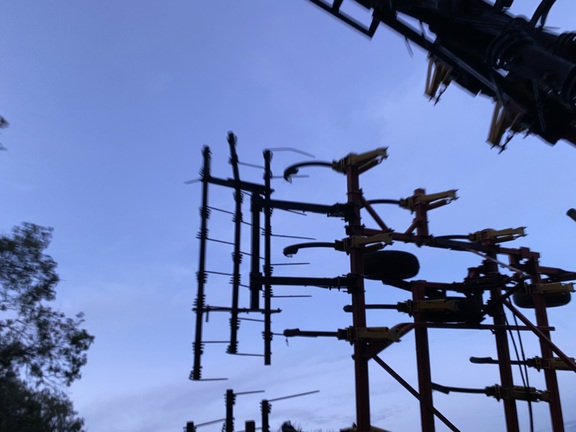 2004 Bourgault 9800-36 Chisel Plow