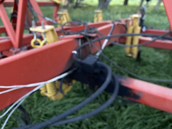 2004 Bourgault 9800-36 Chisel Plow