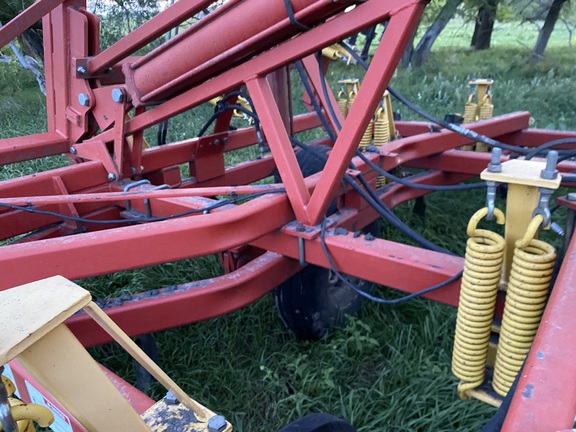 2004 Bourgault 9800-36 Chisel Plow