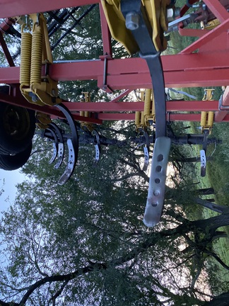 2004 Bourgault 9800-36 Chisel Plow