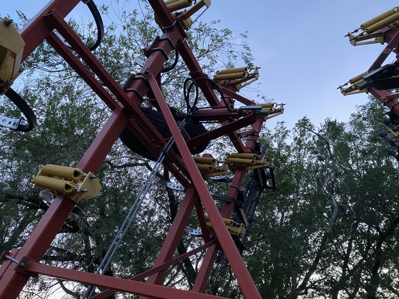 2004 Bourgault 9800-36 Chisel Plow