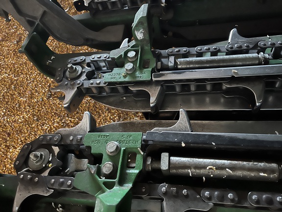 2021 John Deere C18R Header Corn Head