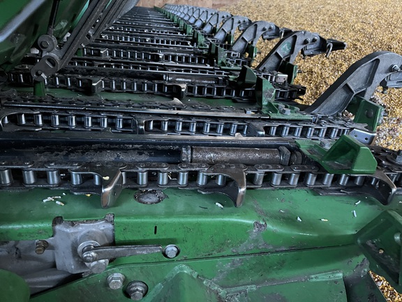 2021 John Deere C18R Header Corn Head