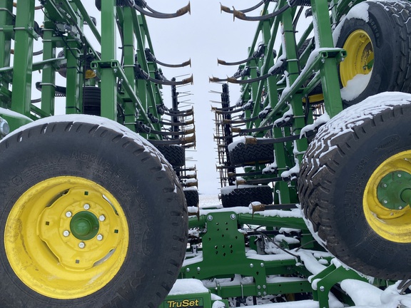 2025 John Deere 2230FH Field Cultivator