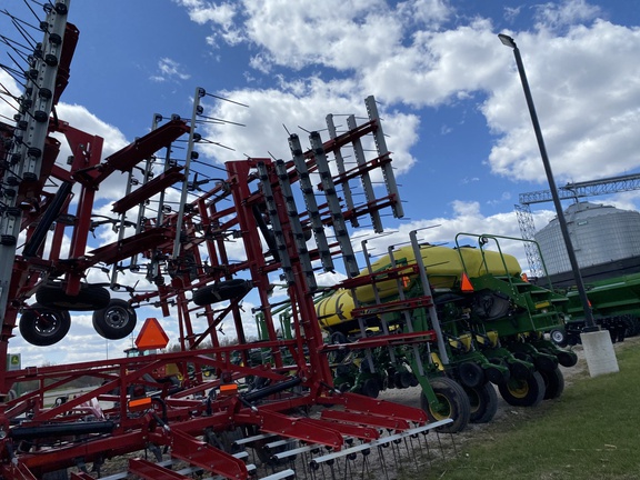 2015 Wil-Rich XL2 Field Cultivator