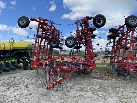 2015 Wil-Rich XL2 Field Cultivator