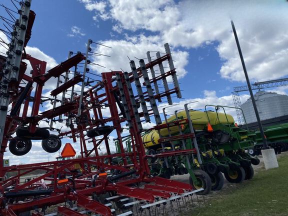 2015 Wil-Rich XL2 Field Cultivator