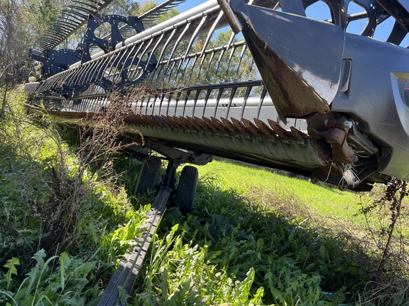 2017 MacDon FD75-40 Header Combine