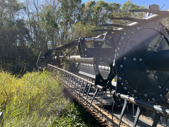 2017 MacDon FD75-40 Header Combine