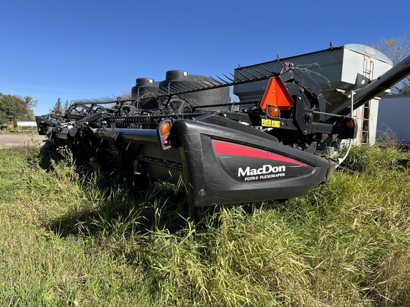2017 MacDon FD75-40 Header Combine