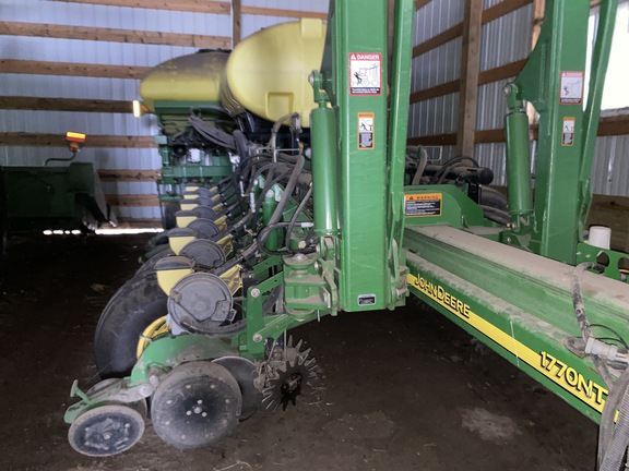 2008 John Deere 1770NT CCS Planter