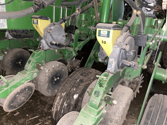 2008 John Deere 1770NT CCS Planter