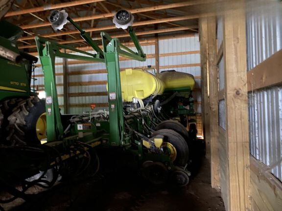 2008 John Deere 1770 Planter
