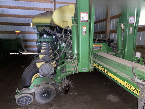 2008 John Deere 1770 Planter