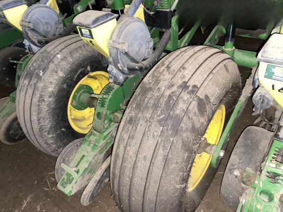 2008 John Deere 1770 Planter