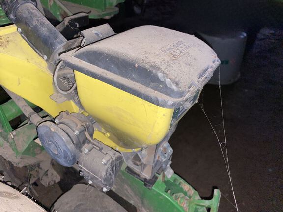 2008 John Deere 1770 Planter