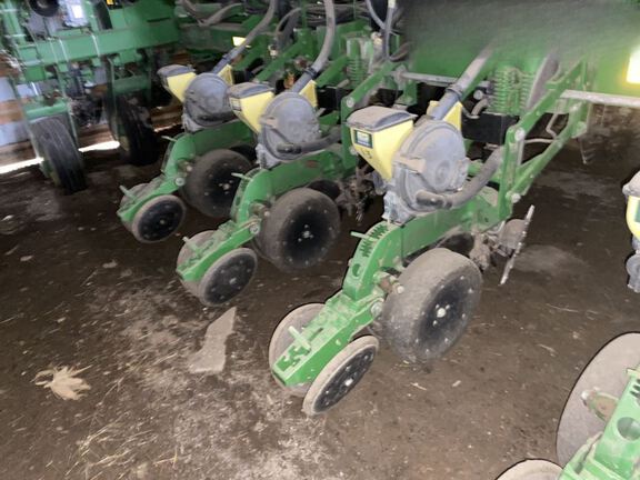 2008 John Deere 1770 Planter