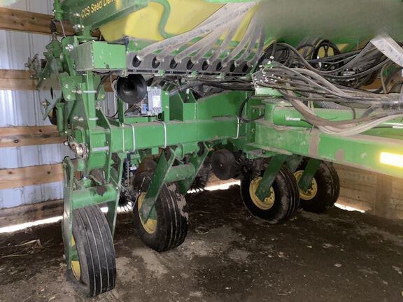 2008 John Deere 1770 Planter