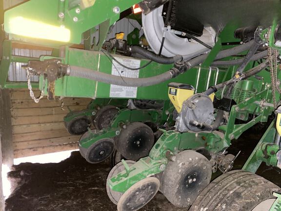 2008 John Deere 1770 Planter