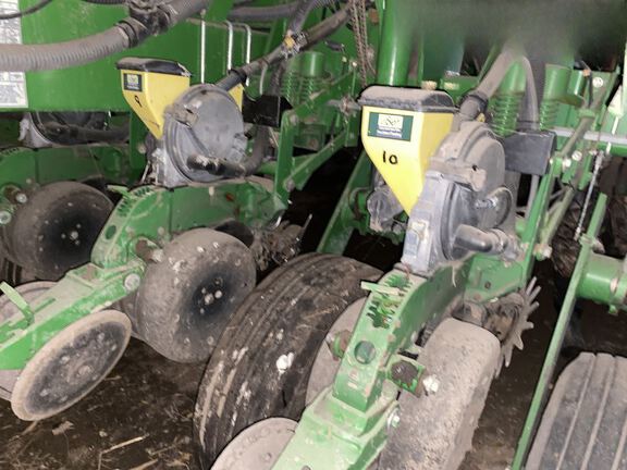 2008 John Deere 1770 Planter