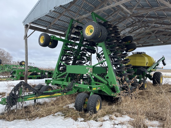 2010 John Deere 1890 Air Seeder