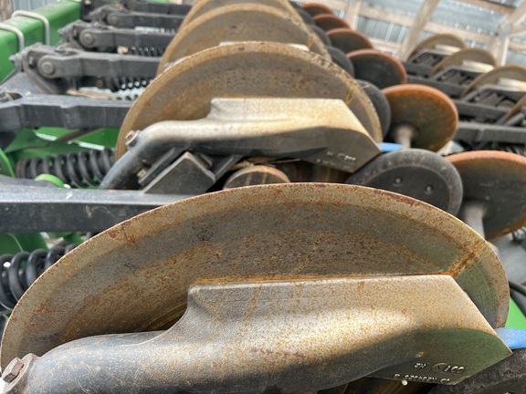 2010 John Deere 1890 Air Seeder