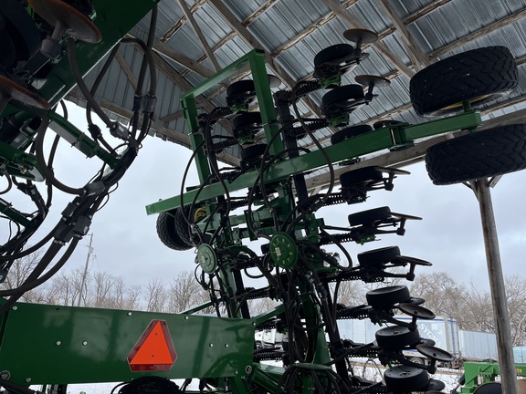 2010 John Deere 1890 Air Seeder