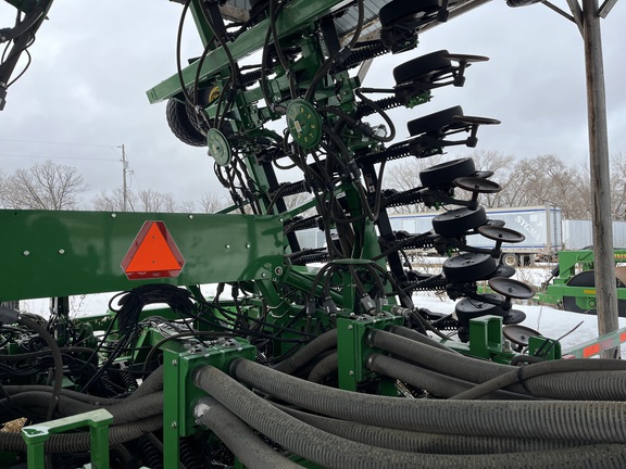 2010 John Deere 1890 Air Seeder