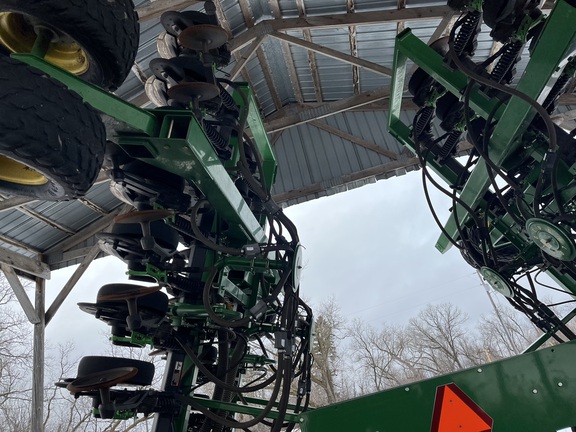 2010 John Deere 1890 Air Seeder