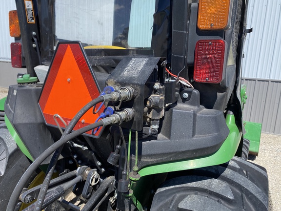 2018 John Deere 3025E Tractor Compact
