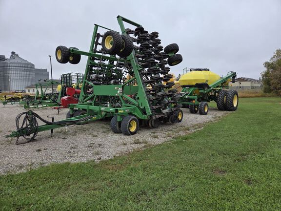 2007 John Deere 1890 Air Seeder
