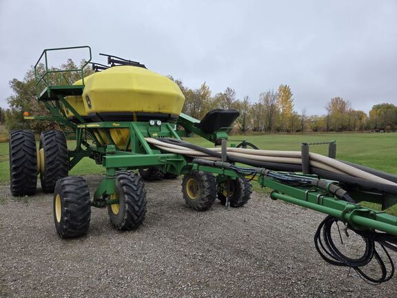 2007 John Deere 1890 Air Seeder