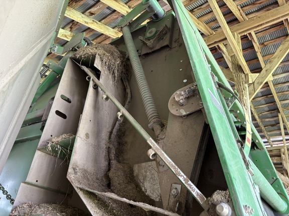 2015 John Deere 569 Baler/Round