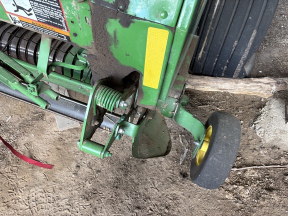 2015 John Deere 569 Baler/Round