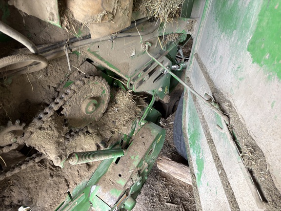 2015 John Deere 569 Baler/Round