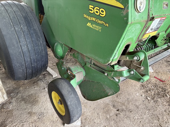 2015 John Deere 569 Baler/Round