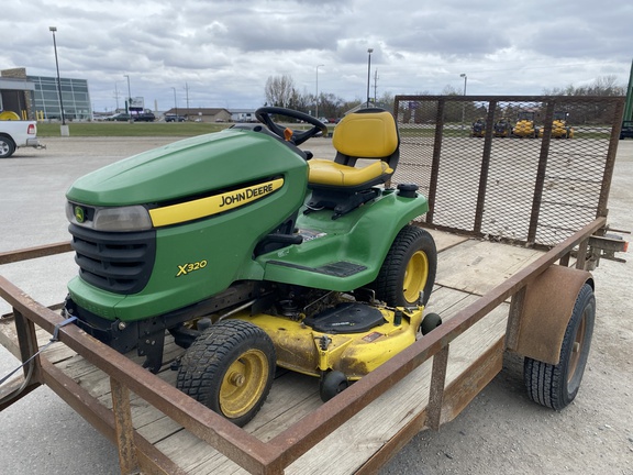 2013 John Deere X320 Garden Tractor