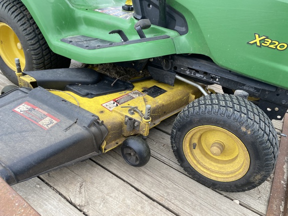 2013 John Deere X320 Garden Tractor