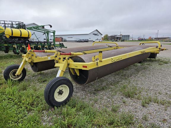 2011 Degelman LR7645 Roller
