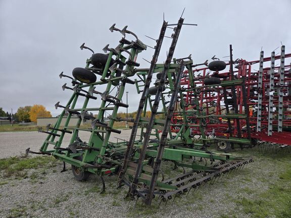 1989 John Deere 960 Field Cultivator