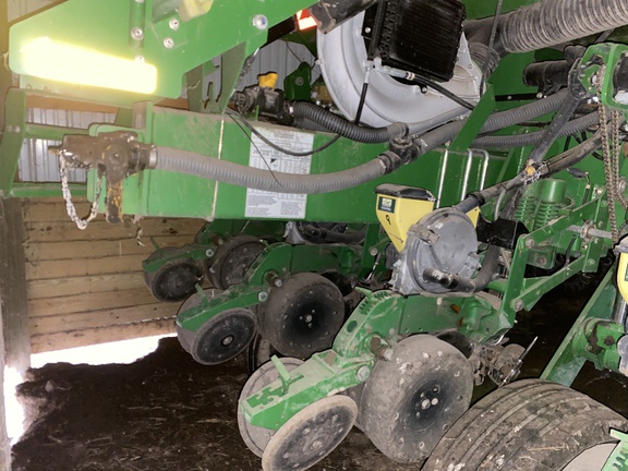 2008 John Deere 1770 Planter