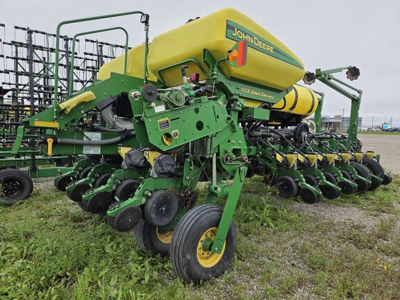 2008 John Deere 1770 Planter