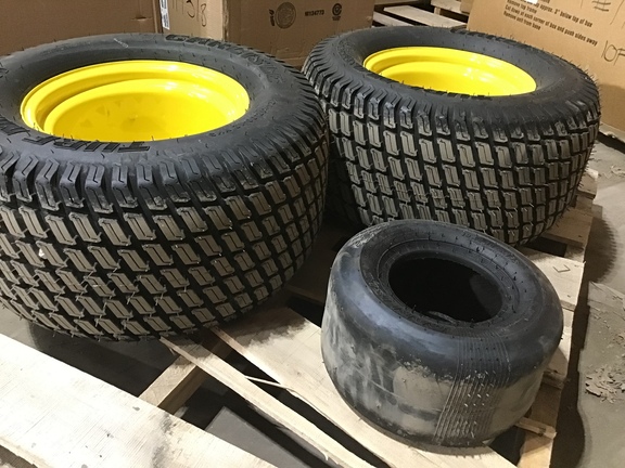 2022 John Deere 24x12-12 + Front (Z700) Tires