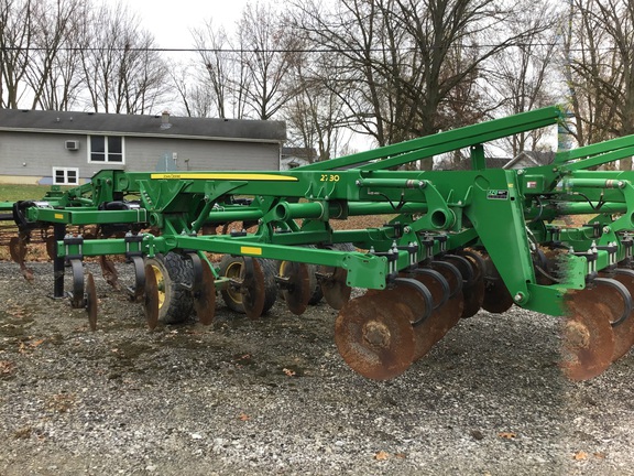 2014 John Deere 2730 Disk Ripper