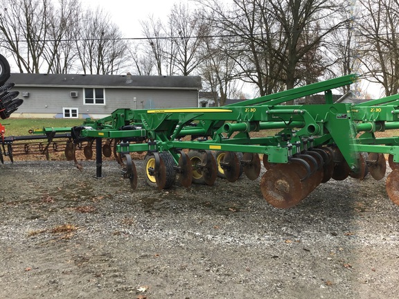 2014 John Deere 2730 Disk Ripper