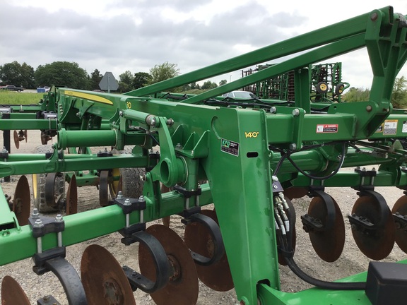 2014 John Deere 2730 Disk Ripper